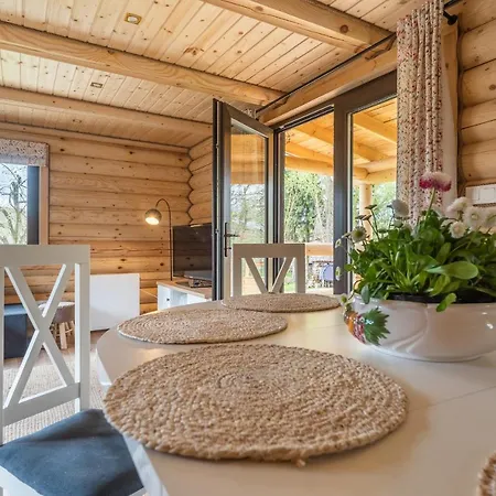 Caloroczny Z Bali Na Mazurach Z Balia Ogrodowa, Sauna - 6 Osobowy Holiday home Milki