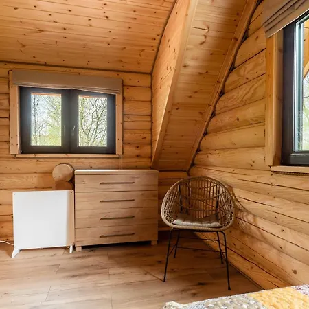 בית נופש Caloroczny Z Bali Na Mazurach Z Balia Ogrodowa 6 Osobowy מילקי