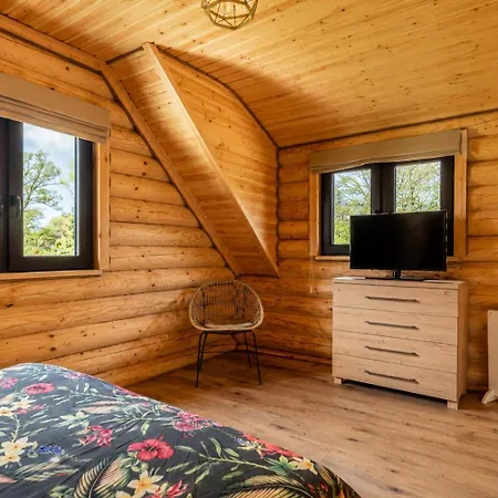Caloroczny Z Bali Na Mazurach Z Balia Ogrodowa, Sauna - 6 Osobowy 10 Km Od Gizycka 30 Km Od Mikolajek *